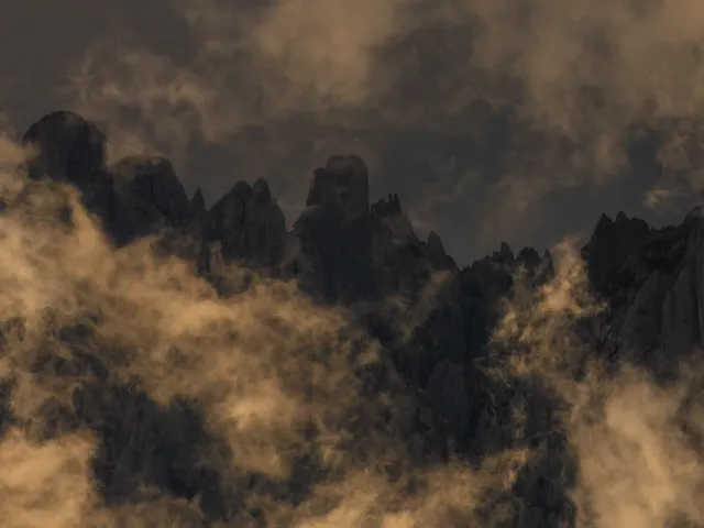 "Einblick" durchs Wolkenfenster